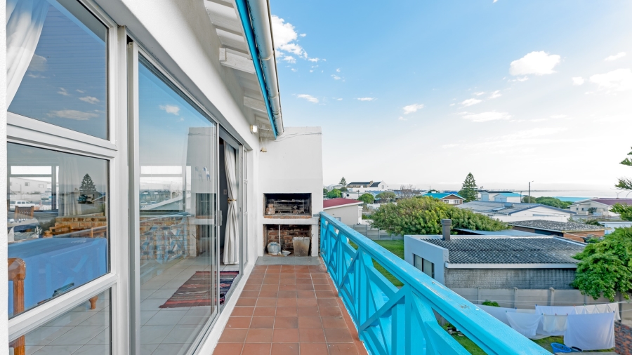 7 Bedroom Property for Sale in Struisbaai Western Cape